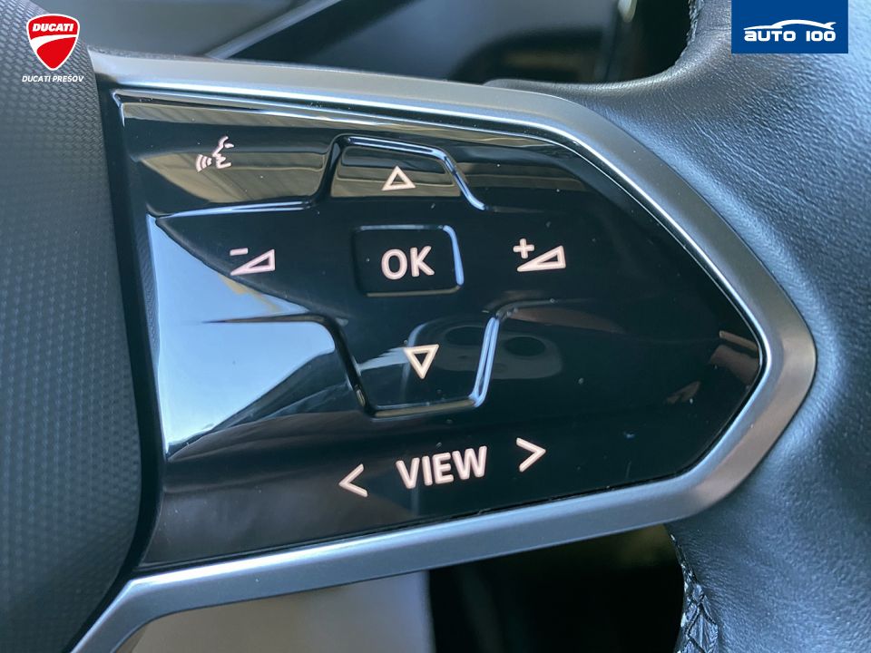 Volkswagen ID.4 GTX 225kW, Tepelné čerpadlo, Matrix-Beam