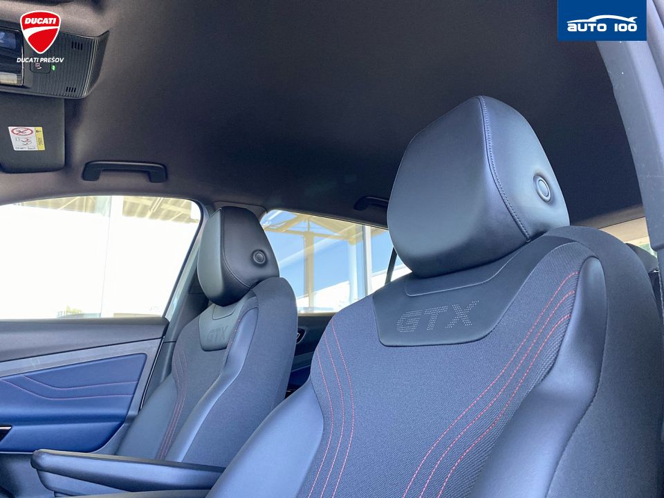 Volkswagen ID.4 GTX 225kW, Tepelné čerpadlo, Matrix-Beam