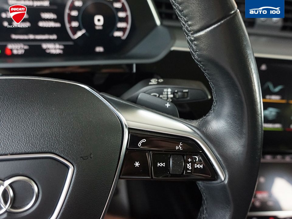 Audi e-tron Sportback S Line quattro 55 electric 300kW Matrix.