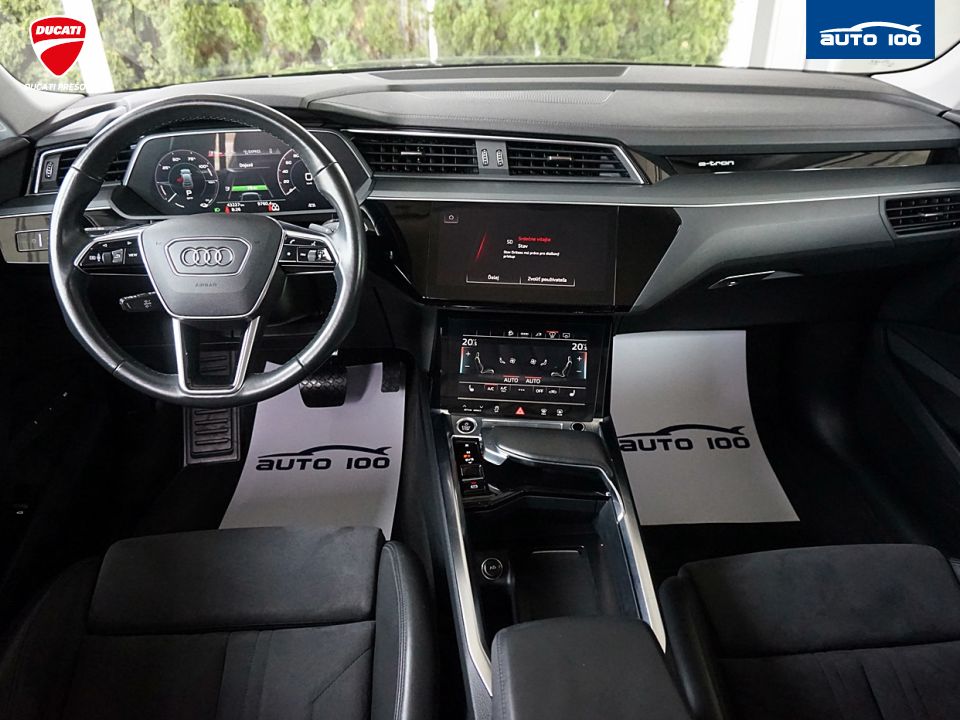 Audi e-tron Sportback S Line quattro 55 electric 300kW Matrix.