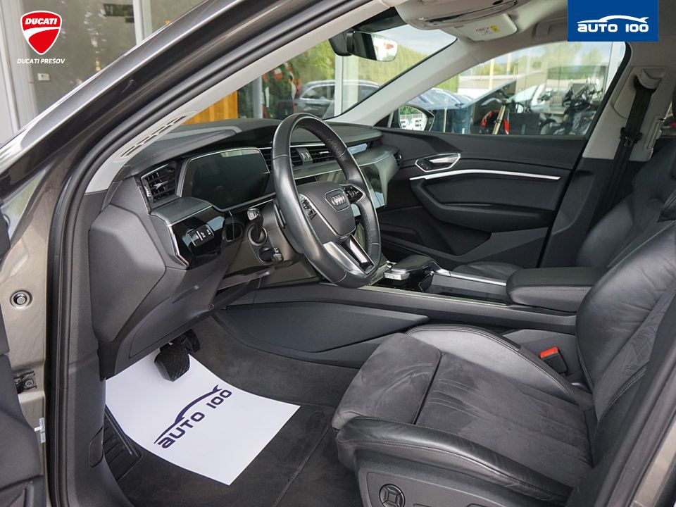 Audi e-tron Sportback S Line quattro 55 electric 300kW Matrix.