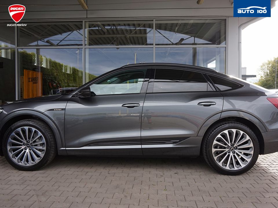 Audi e-tron Sportback S Line quattro 55 electric 300kW Matrix.