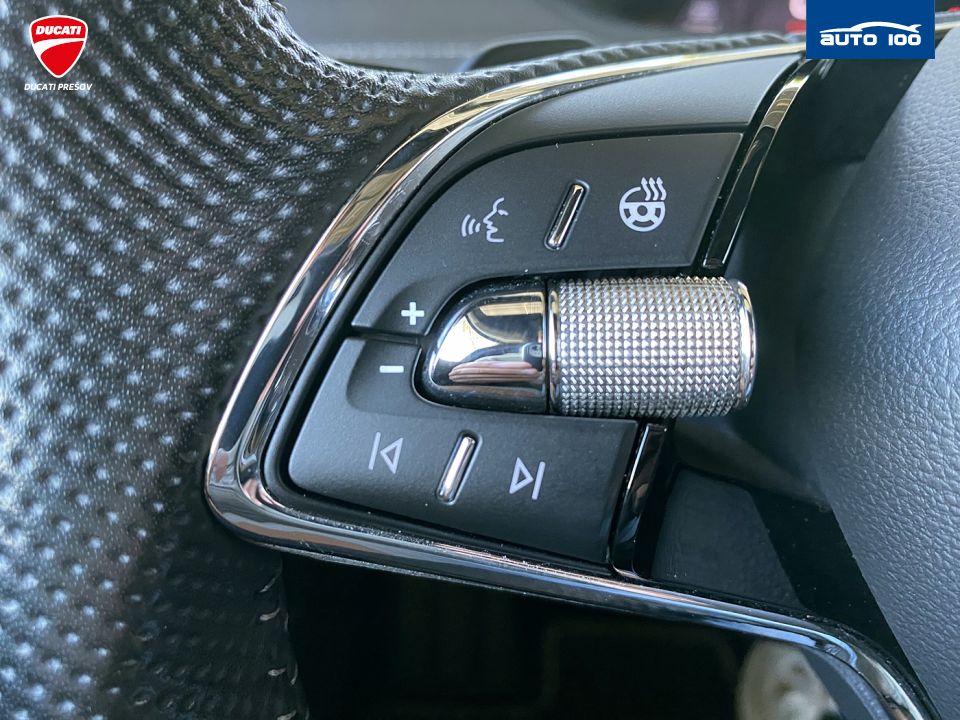 Škoda Enyaq iV RS, 220kW, Tepelné čerpadlo, Matrix-Beam. SoH 90.4%