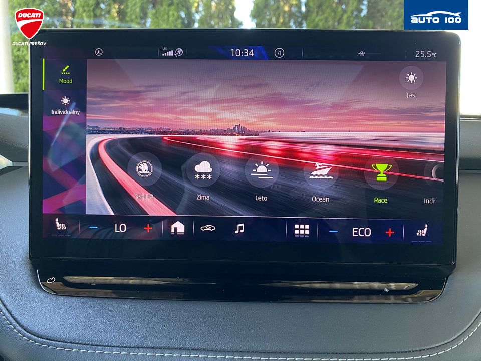 Škoda Enyaq iV RS, 220kW, Tepelné čerpadlo, Matrix-Beam. SoH 90.4%