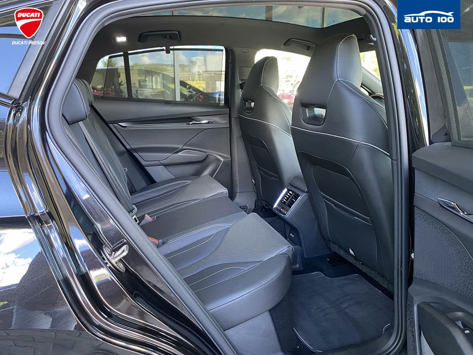 Škoda Enyaq iV RS, 220kW, Tepelné čerpadlo, Matrix-Beam. SoH 90.4%