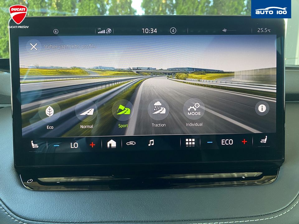 Škoda Enyaq iV RS, 220kW, Tepelné čerpadlo, Matrix-Beam. SoH 90.4%