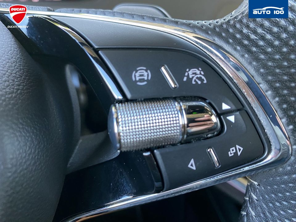Škoda Enyaq iV RS, 220kW, Tepelné čerpadlo, Matrix-Beam. SoH 90.4%