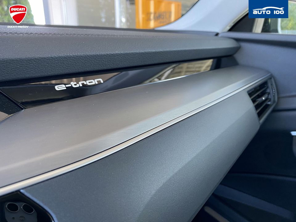 Audi e-tron Sportback advanced quattro 55, 300kW