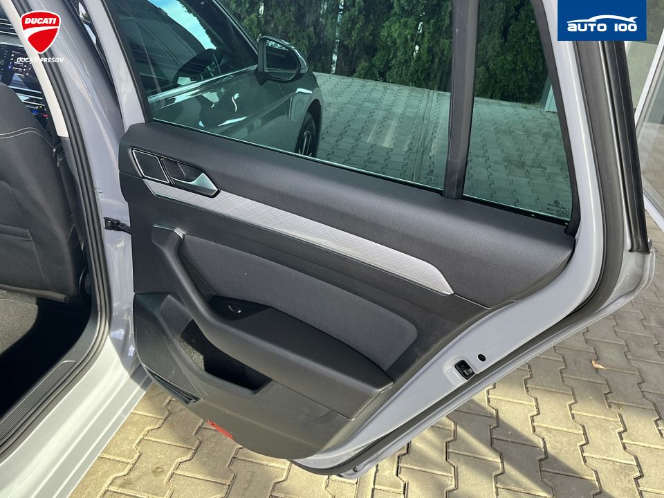 Volkswagen Passat Variant Business 2.0 TDI SCR 110kW 7- DSG