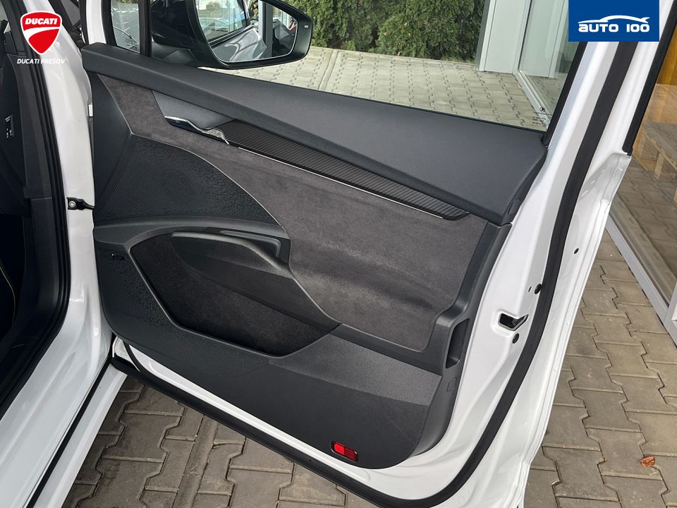 Škoda Enyaq RS iV electric 220kW, Matrix-Beam