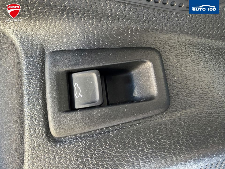 Volkswagen ID.7 Pro 210kW, Tepelné čerpadlo,Matrix-Beam