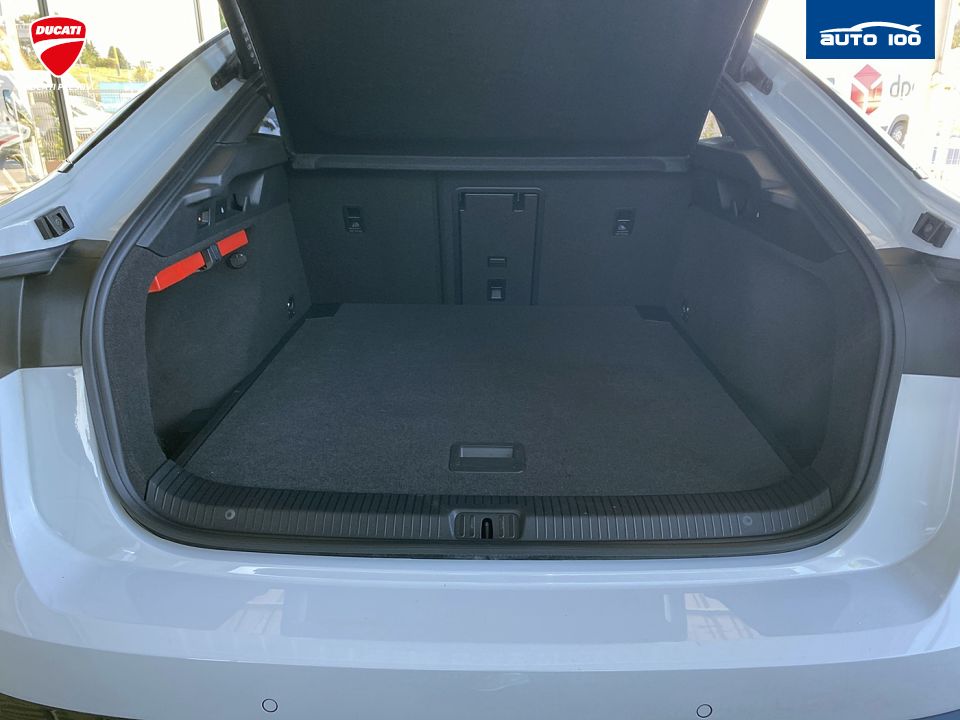 Volkswagen ID.7 Pro 210kW, Tepelné čerpadlo,Matrix-Beam