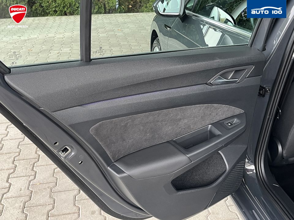 Volkswagen Golf Limited 1.5 eTSI ACT DS7