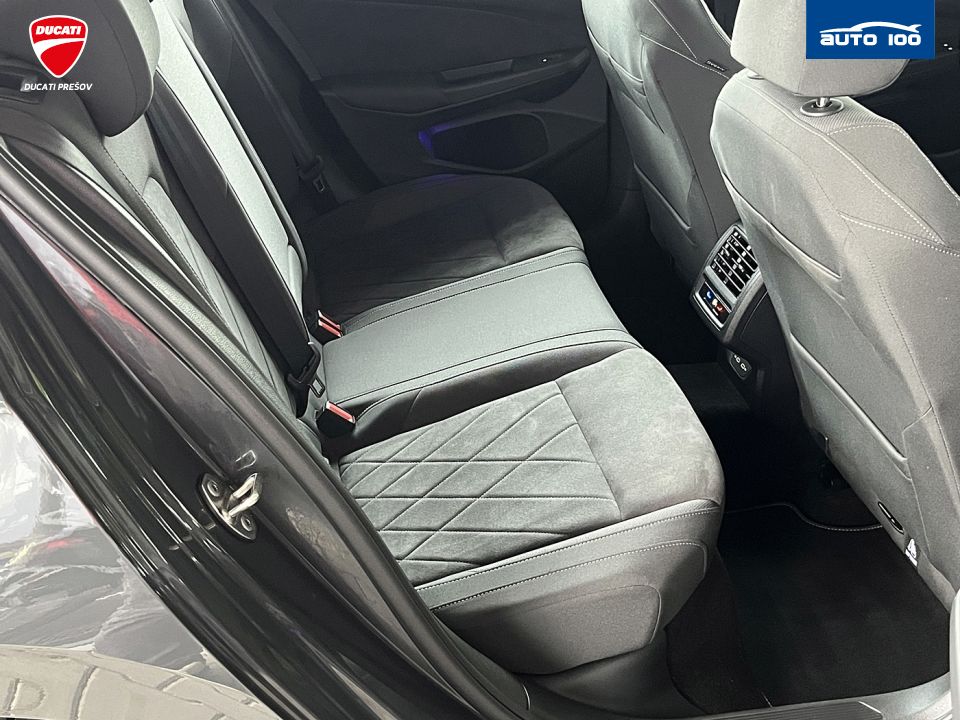 Volkswagen Golf Limited 1.5 eTSI ACT DS7