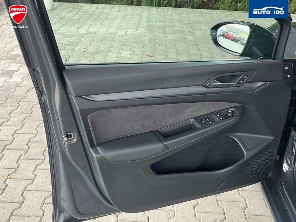 Volkswagen Golf Limited 1.5 eTSI ACT DS7