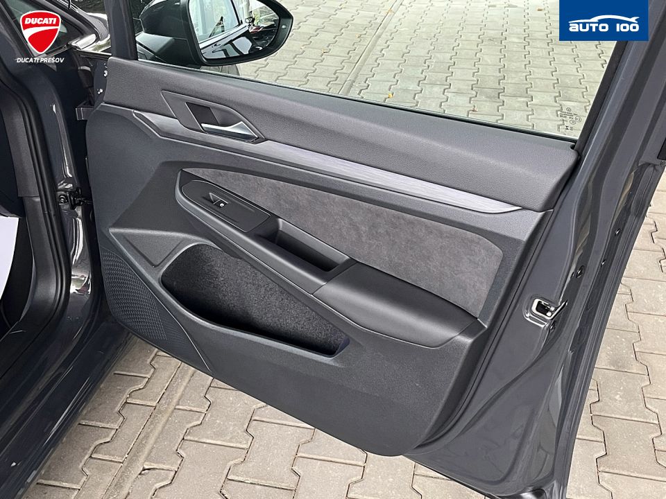 Volkswagen Golf Limited 1.5 eTSI ACT DS7