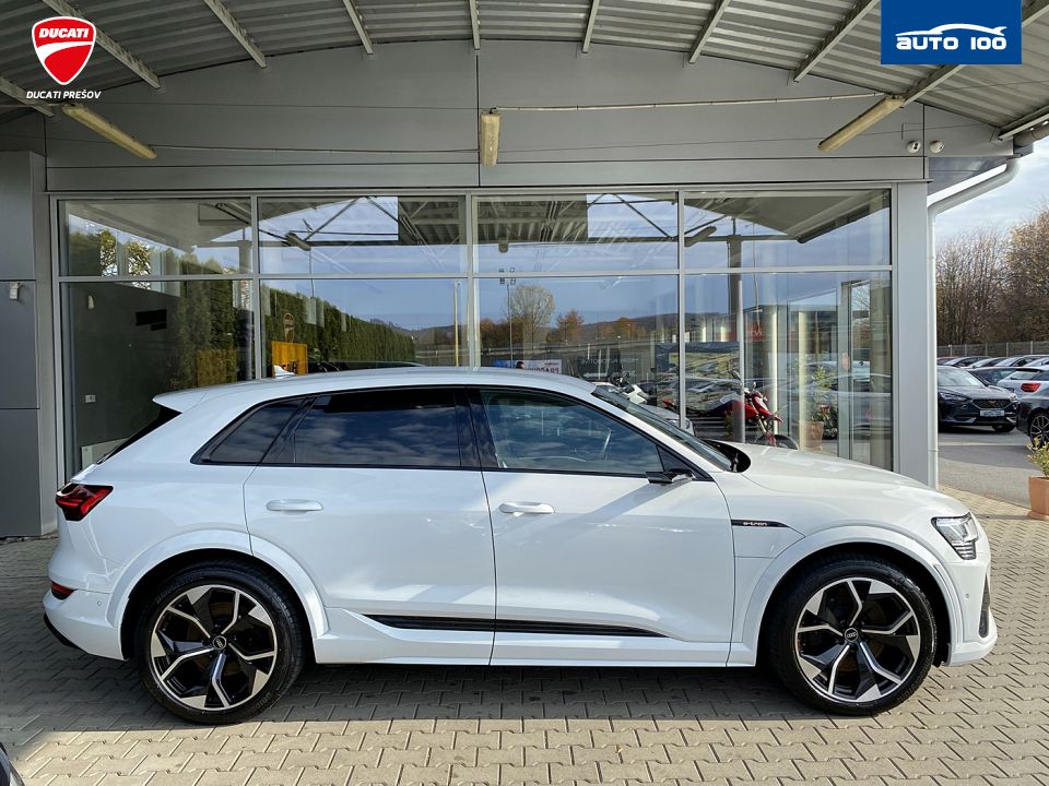 Audi e-tron S quattro 370kW, Multi Matrix-Beam,