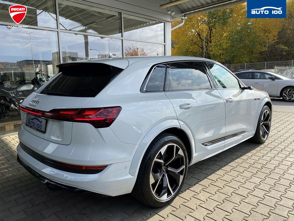 Audi e-tron S quattro 370kW, Multi Matrix-Beam,