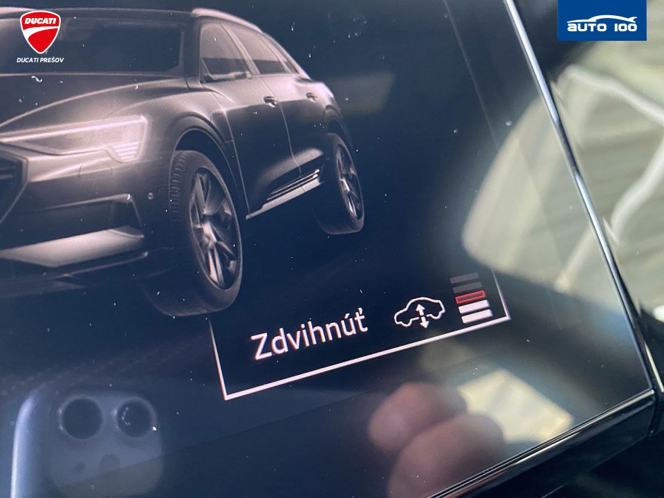 Audi e-tron S quattro 370kW, Multi Matrix-Beam,