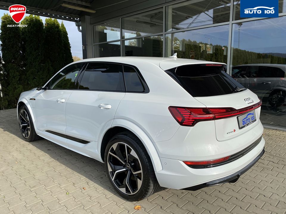 Audi e-tron S quattro 370kW, Multi Matrix-Beam,