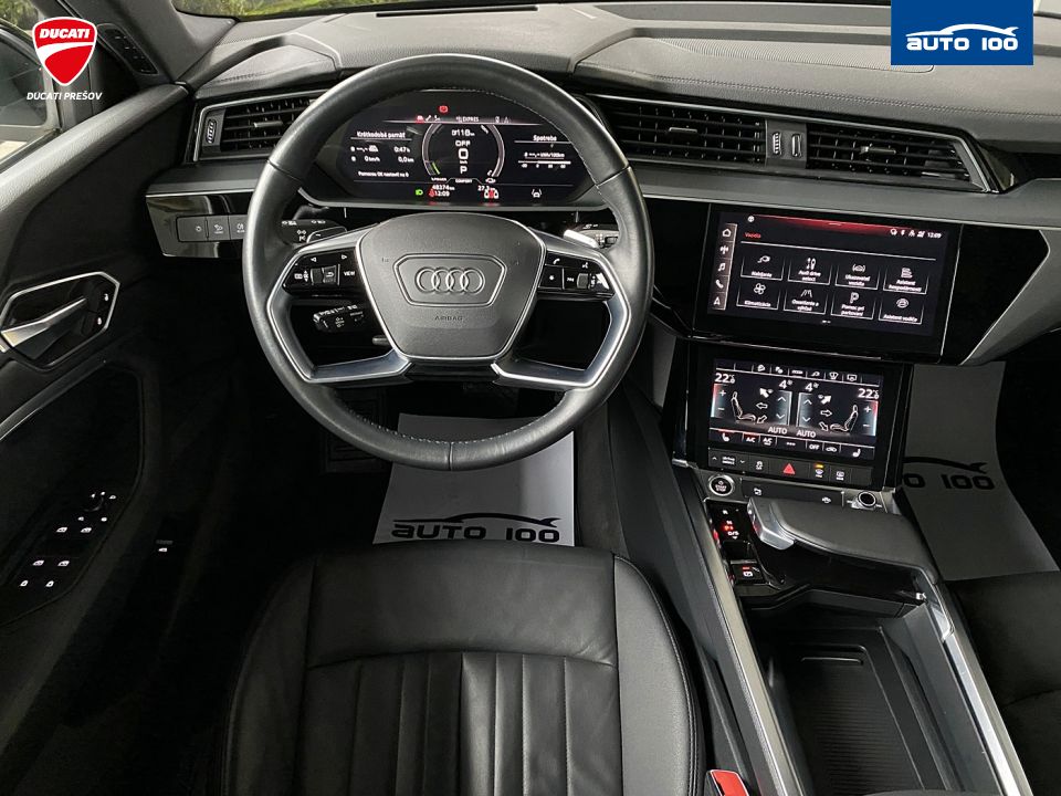 Audi e-tron S line quattro 55 electric 300kW