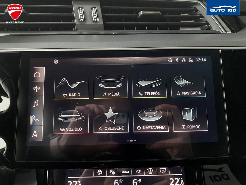 Audi e-tron S line quattro 55 electric 300kW