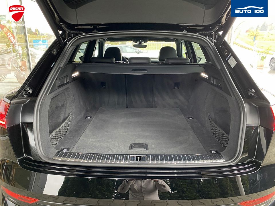 Audi e-tron S line quattro 55 electric 300kW