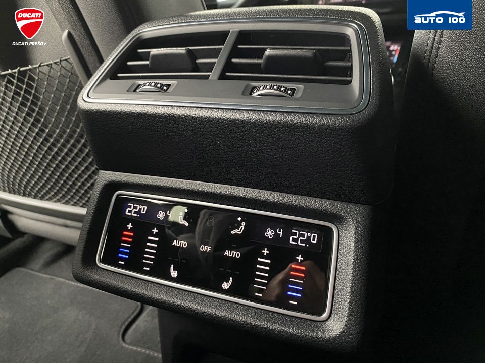 Audi e-tron S line quattro 55 electric 300kW