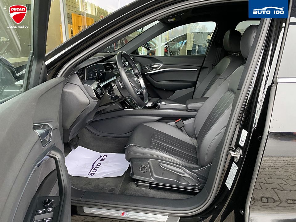 Audi e-tron S line quattro 55 electric 300kW