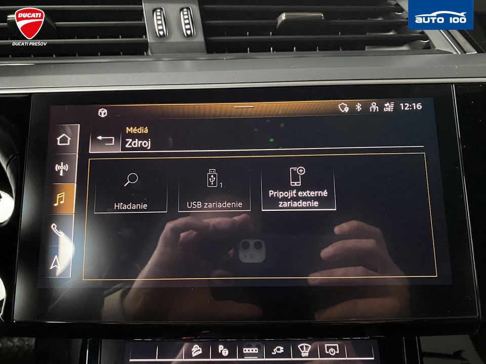 Audi e-tron S line quattro 55 electric 300kW