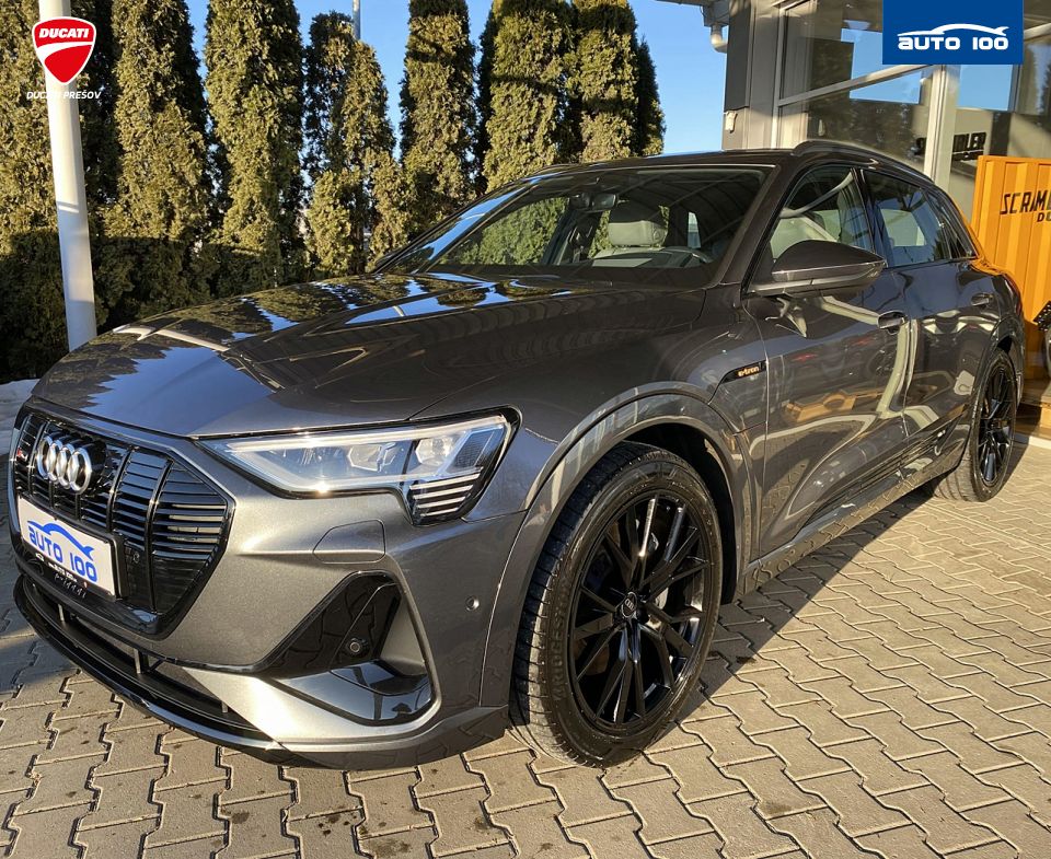 Audi e-tron S line quattro 55 electric 300kW