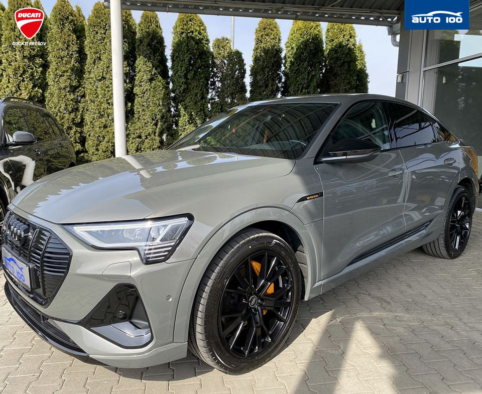 Audi e-tron Sportback S line quattro 50 electric 230kW Black Edition