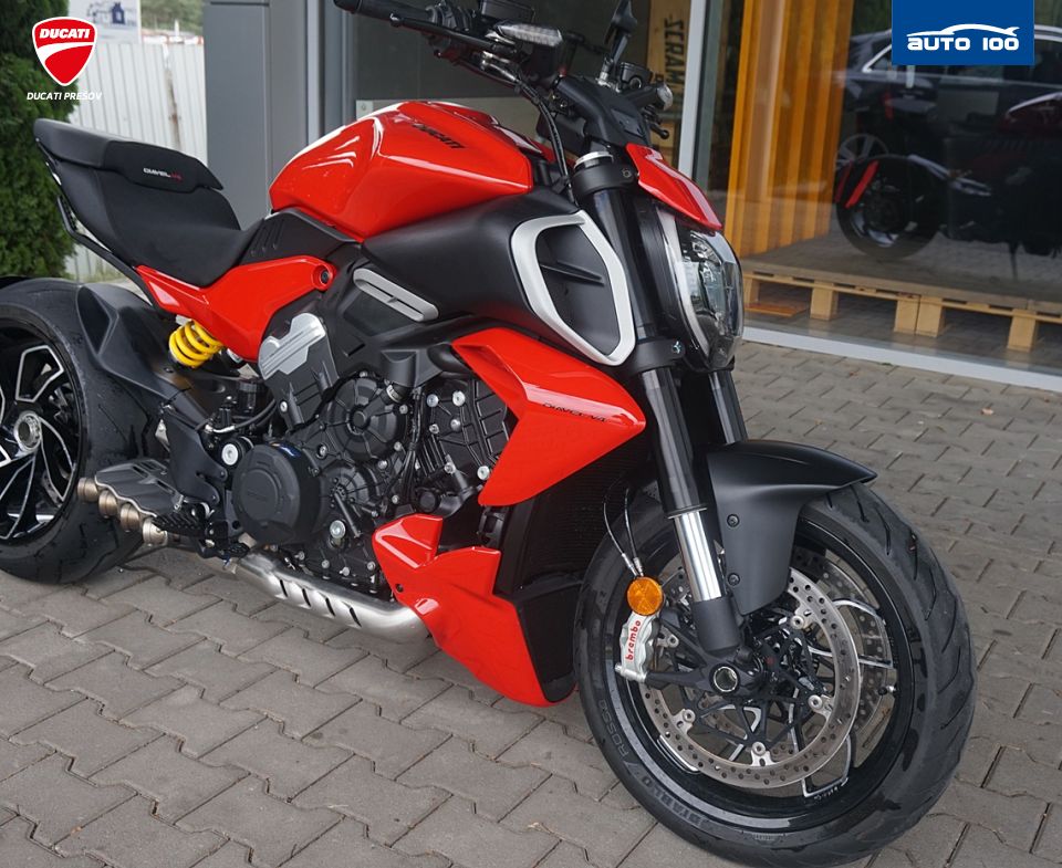 Ducati Diavel V4 red  Akrapovic