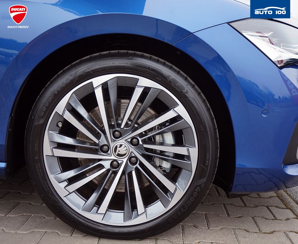 Škoda Superb Estate Laurin & Klement 2.0 TDI 4x4 142kW DSG-7