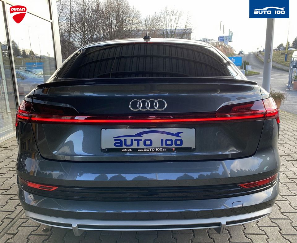 Audi e-tron Sportback S line quattro 230kW