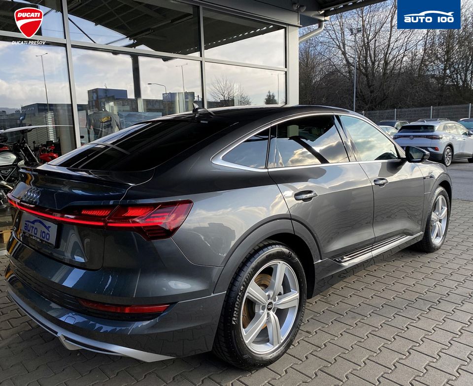 Audi e-tron Sportback S line quattro 230kW