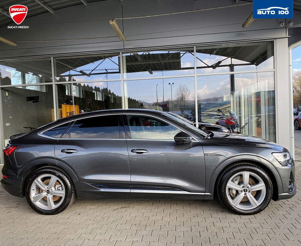Audi e-tron Sportback S line quattro 230kW