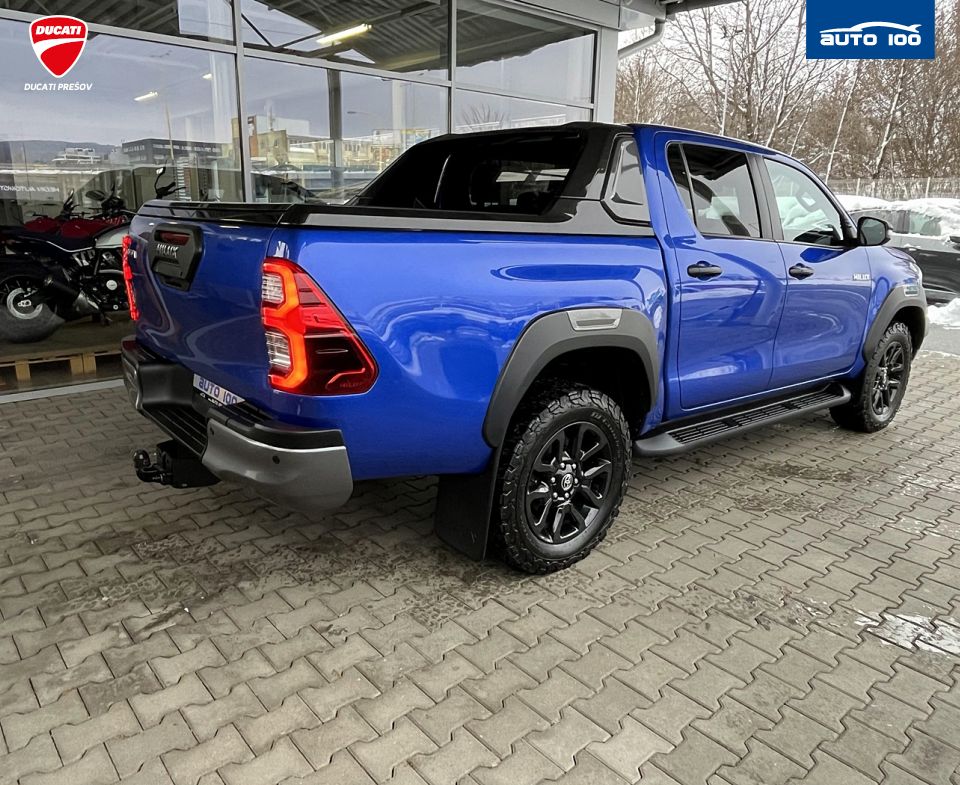 Toyota Hilux 2.8 I D-4D Invincible 4x4 AT-6