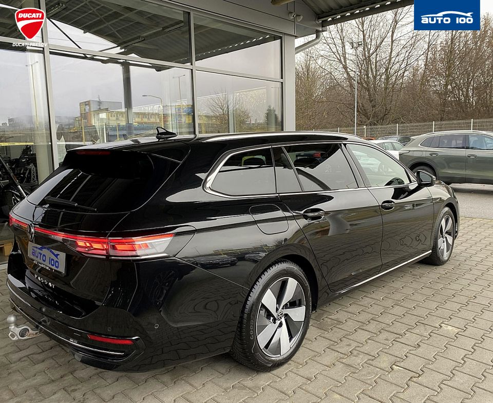 Volkswagen Passat Elegance 2.0 TDI 110kW, Matrix, Keyless, 360 kamera.