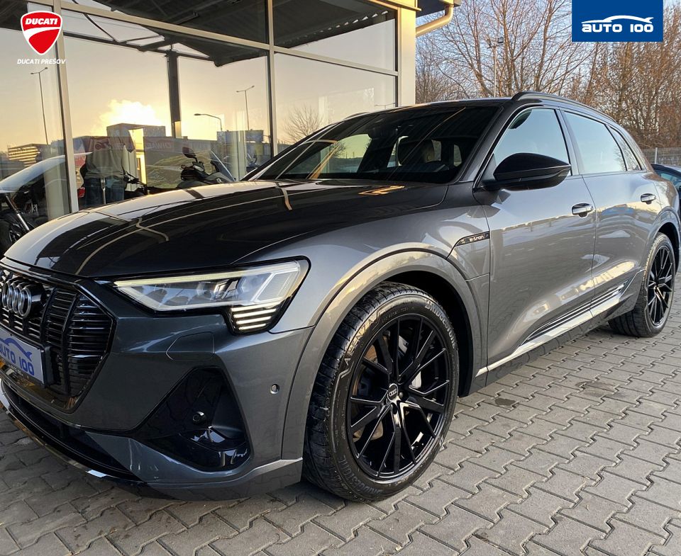 Audi e-tron S line quattro 55 electric 300kW