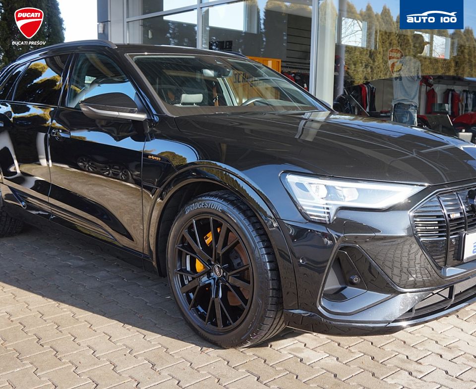 Audi e-tron S line quattro 50 electric 230kW "Black Edition"