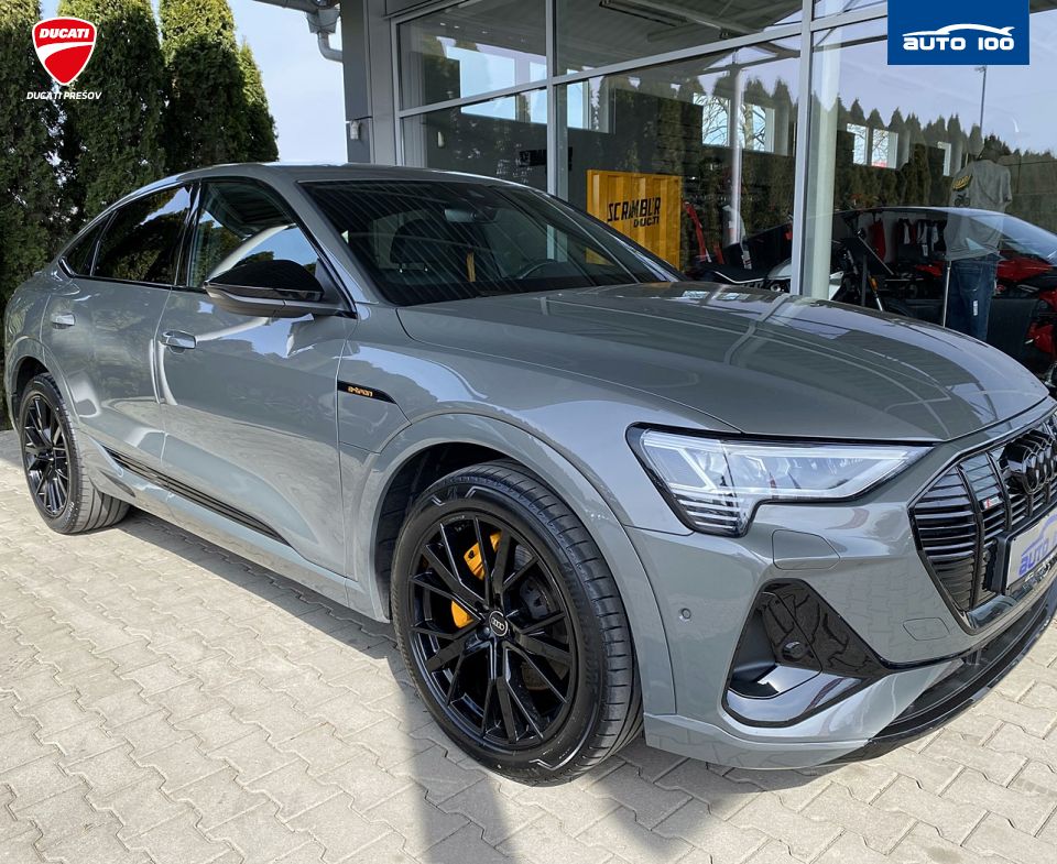 Audi e-tron Sportback S line quattro 50 electric 230kW Black Edition