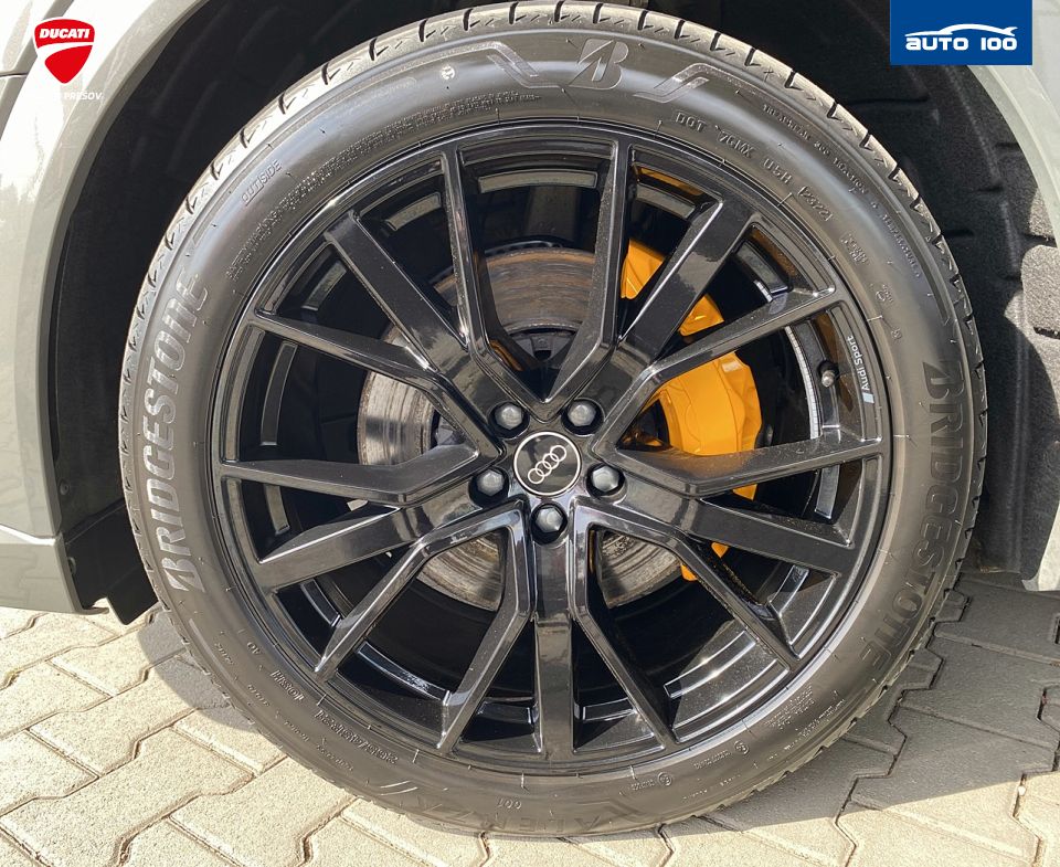 Audi e-tron Sportback S line quattro 50 electric 230kW Black Edition