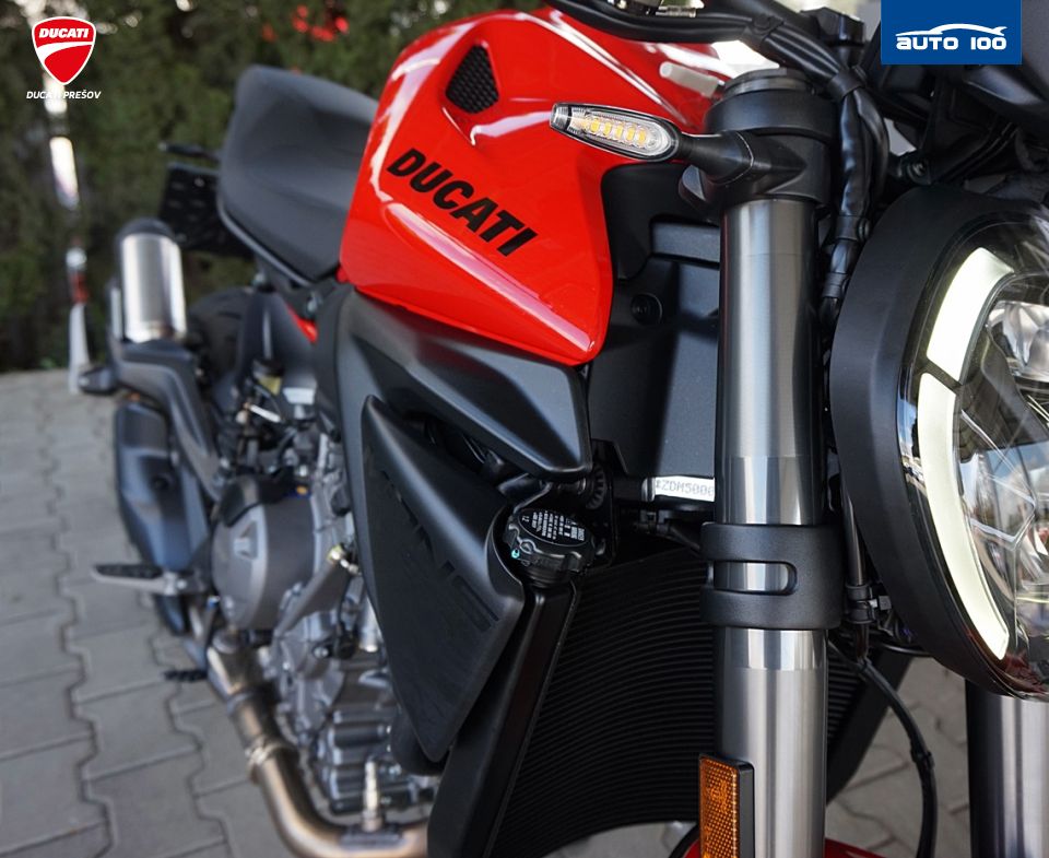 Ducati Monster 896