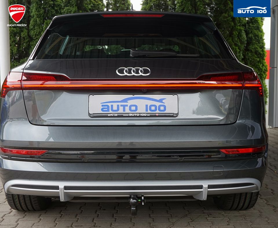 Audi e-tron S line quattro 50 electric 230kW