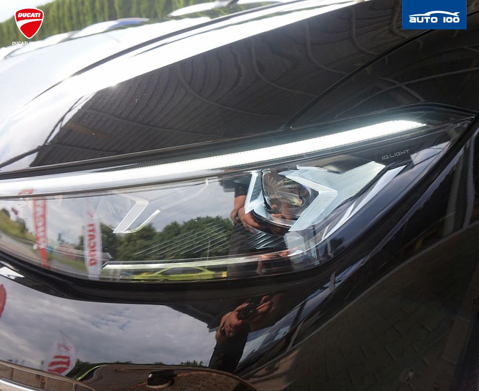 Volkswagen Passat Elegance 2.0 TDI SCR 110kW 7-speed DSG