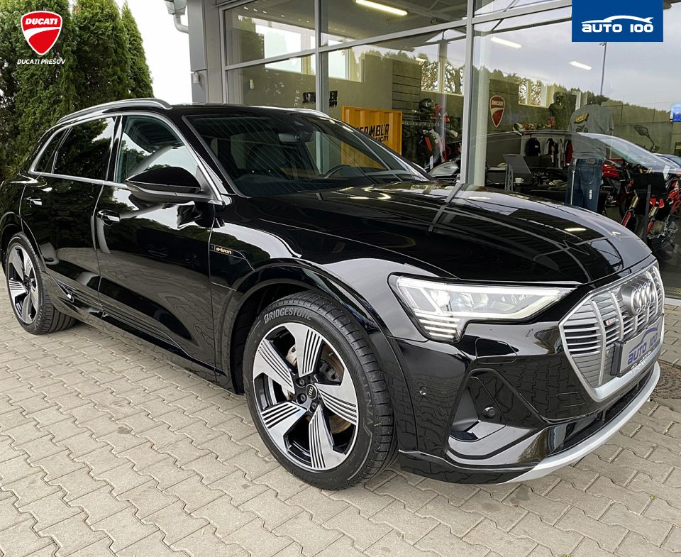 Audi e-tron S line quattro 55 electric 300kW